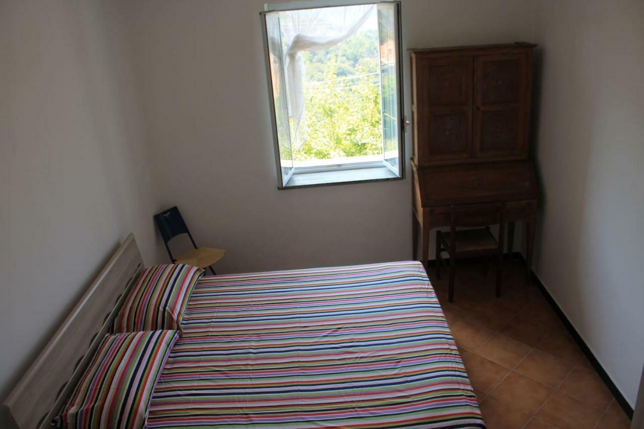 La Casetta Di Graziella Apartment Vezzi Portio Luaran gambar
