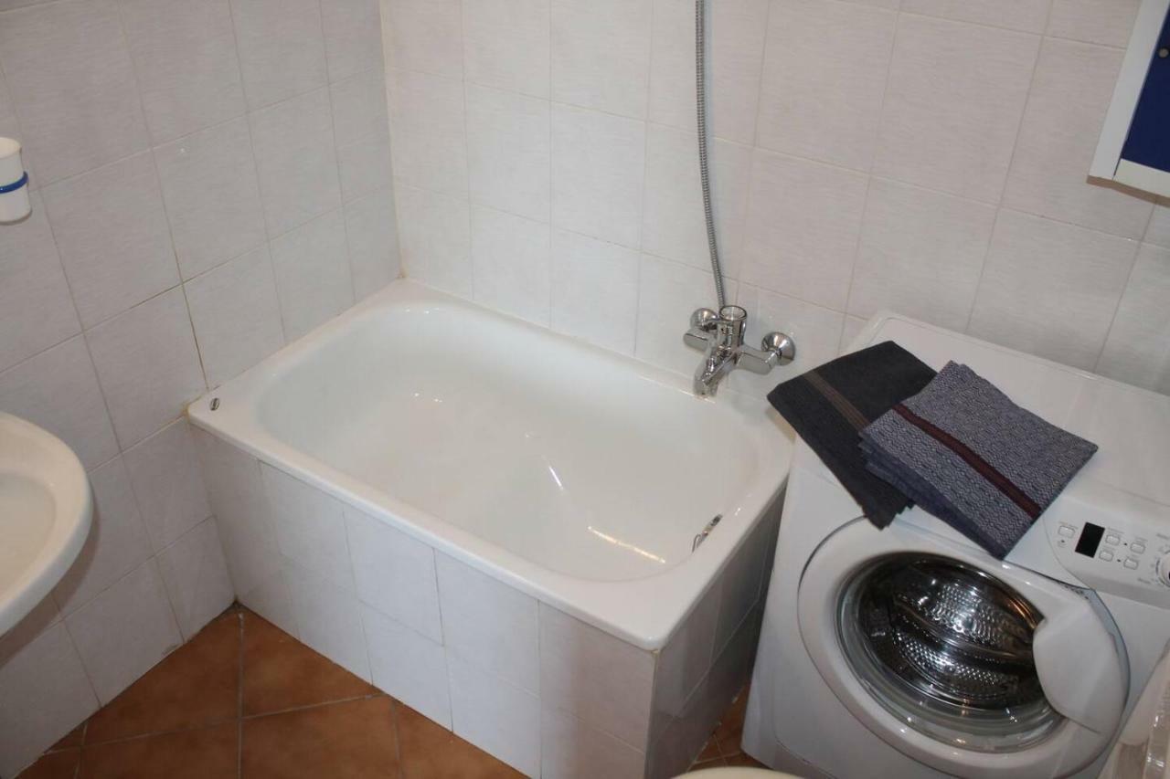 La Casetta Di Graziella Apartment Vezzi Portio Luaran gambar