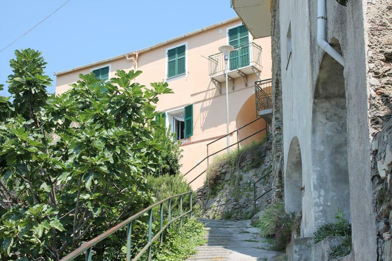 La Casetta Di Graziella Apartment Vezzi Portio Luaran gambar