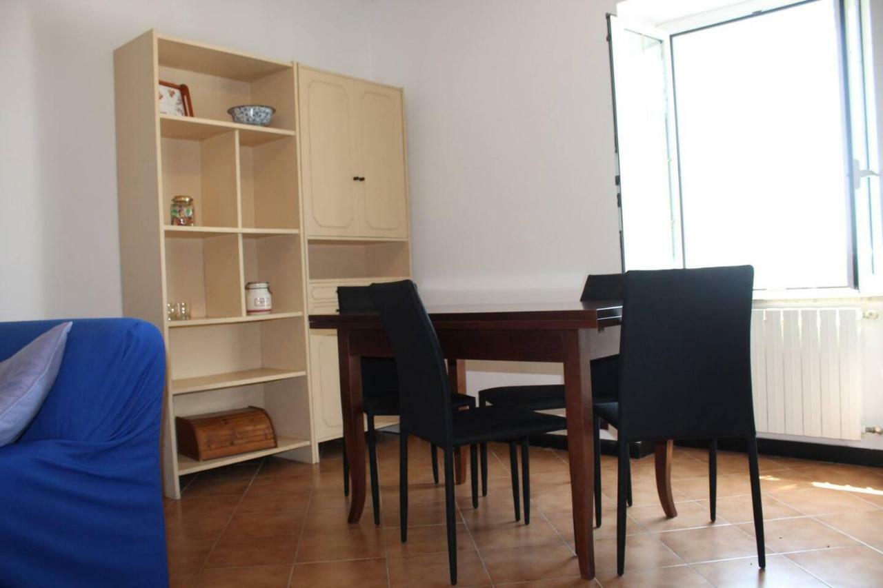 La Casetta Di Graziella Apartment Vezzi Portio Luaran gambar