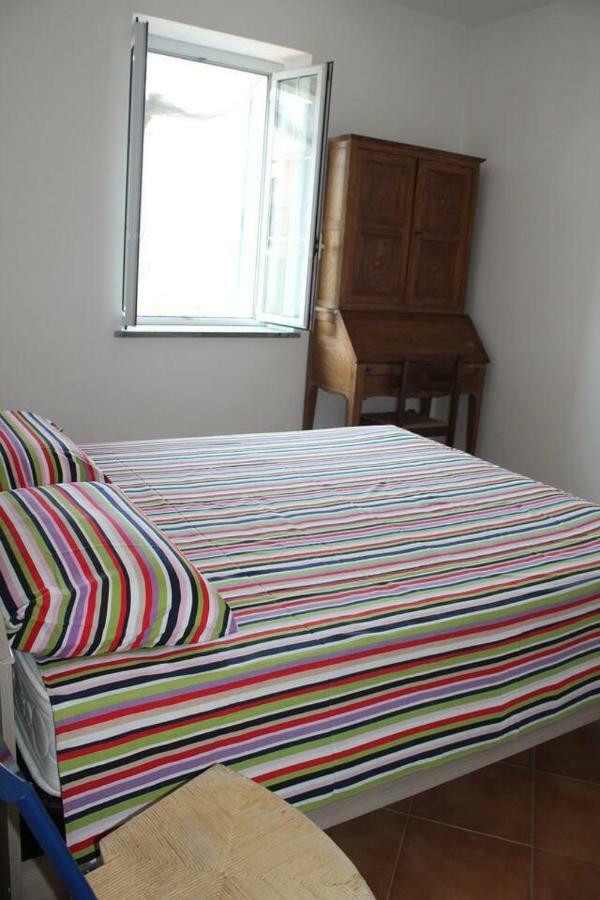 La Casetta Di Graziella Apartment Vezzi Portio Luaran gambar