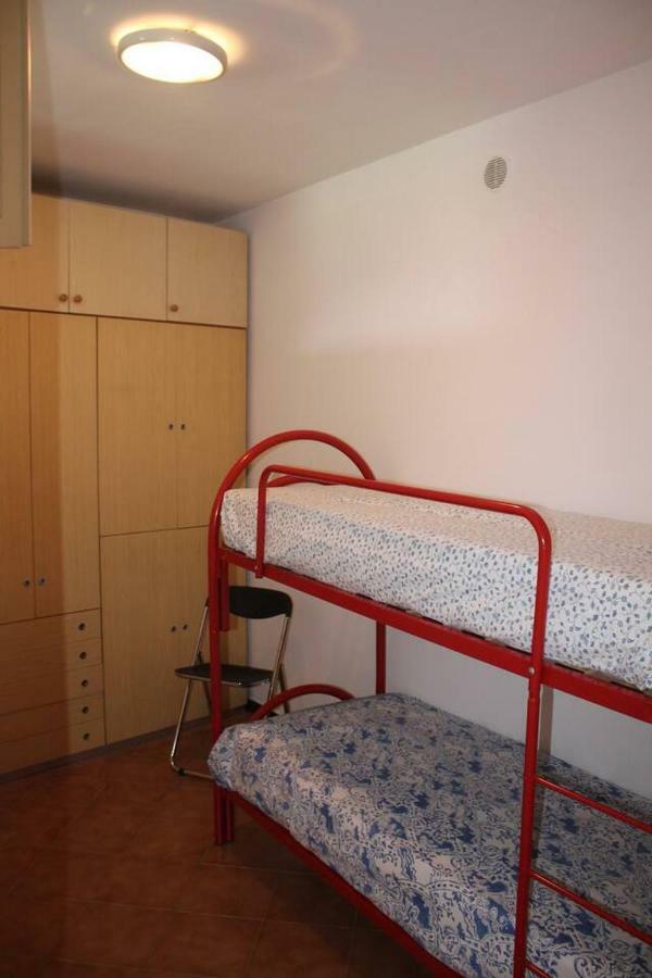 La Casetta Di Graziella Apartment Vezzi Portio Luaran gambar