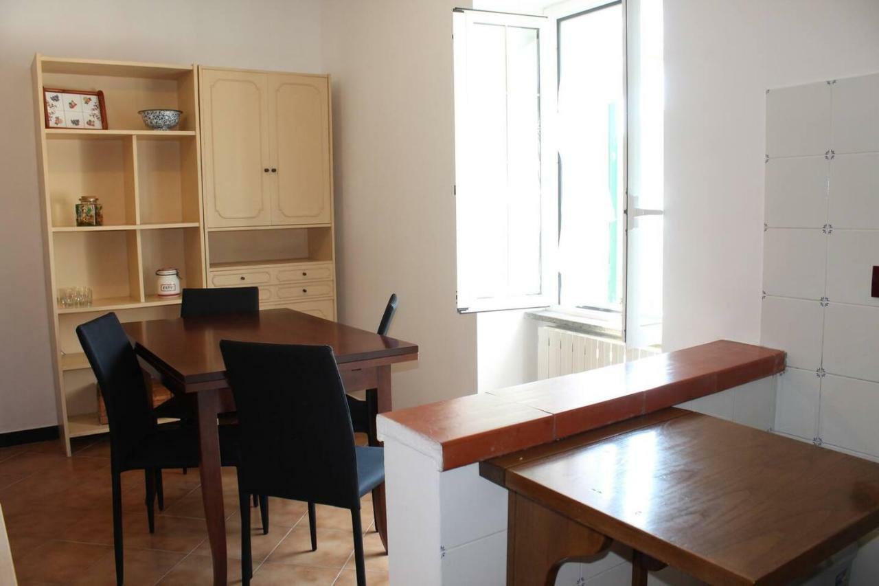 La Casetta Di Graziella Apartment Vezzi Portio Luaran gambar